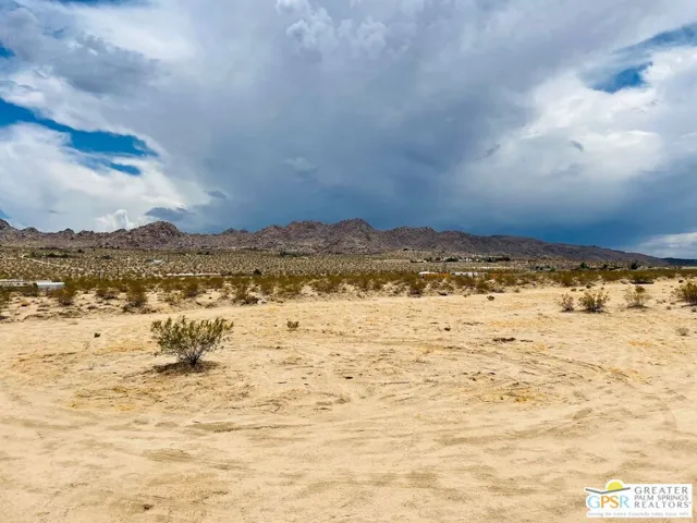 1 Sunever Road, Joshua Tree, California 92252