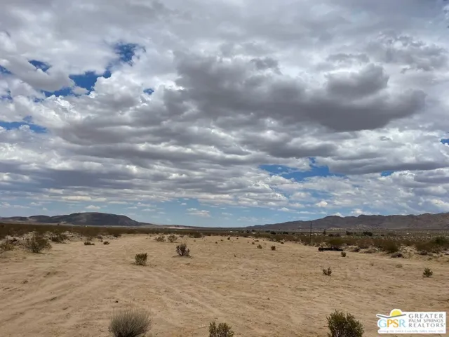 1 Sunever Road, Joshua Tree, California 92252