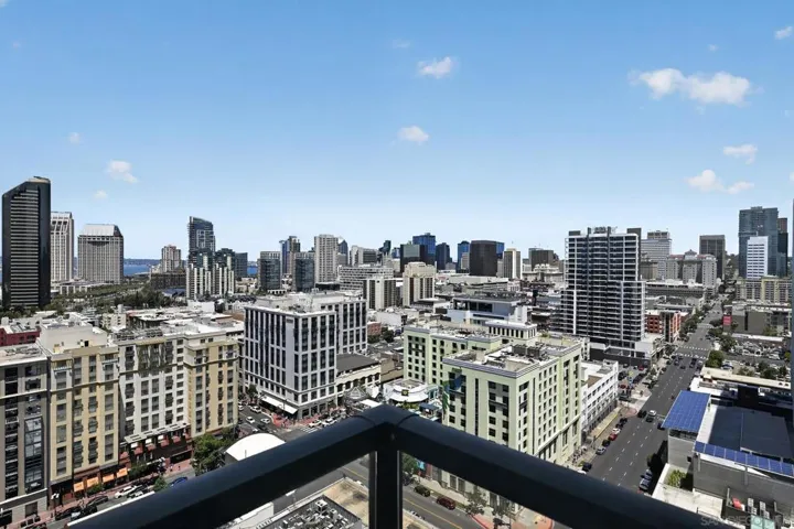 325 7th 1905, San Diego, California 92101