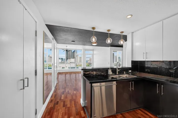 325 7th 1905, San Diego, California 92101