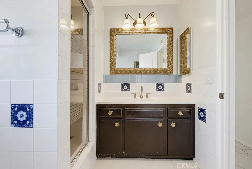 Guest bathroom vanity