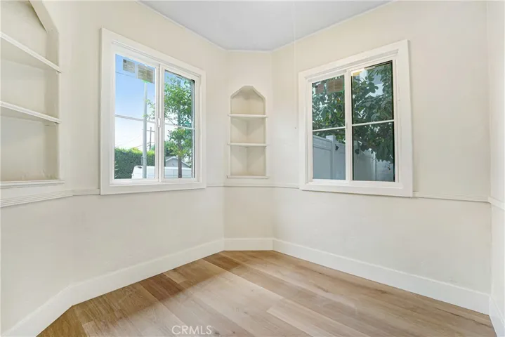 1567 S Spaulding, Los Angeles, California 90019