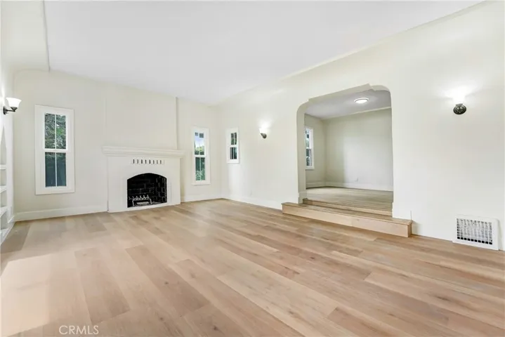 1567 S Spaulding, Los Angeles, California 90019