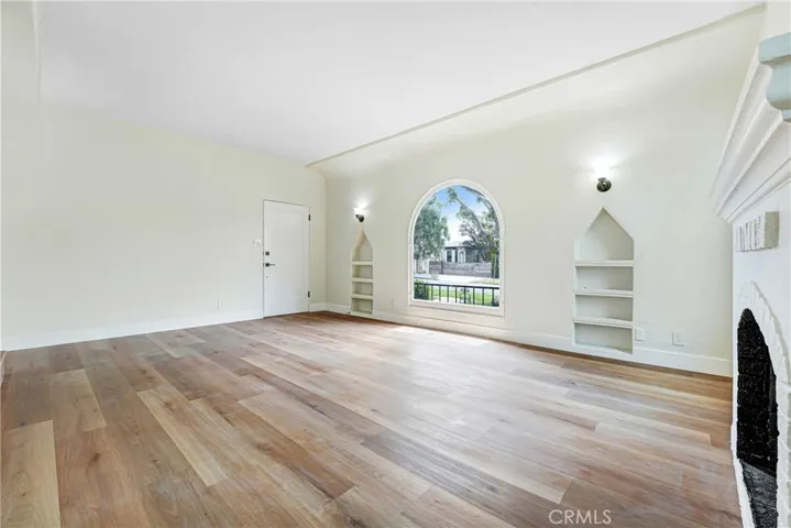1567 S Spaulding, Los Angeles, California 90019