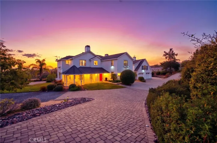 1130 Sierra Bonita, Fallbrook, California 92028