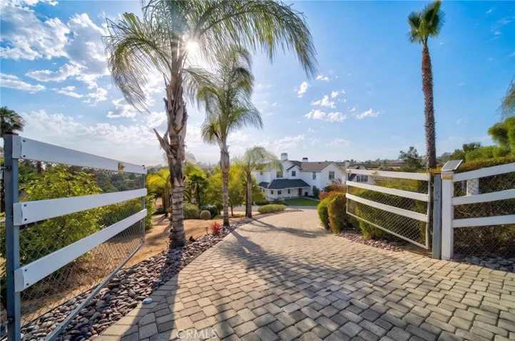 1130 Sierra Bonita, Fallbrook, California 92028