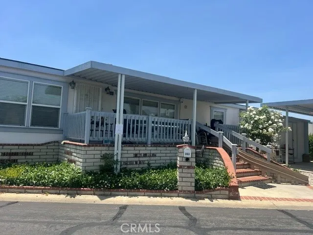 3 Bedroom 2 Bath Newer Manufactured Home with RARE TO FIND side by side covered parking.
Prime Corner location close to the Clubhouse and Resort Facilities.