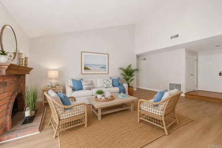 745 Black Hawk Circle, Vista, California 92081