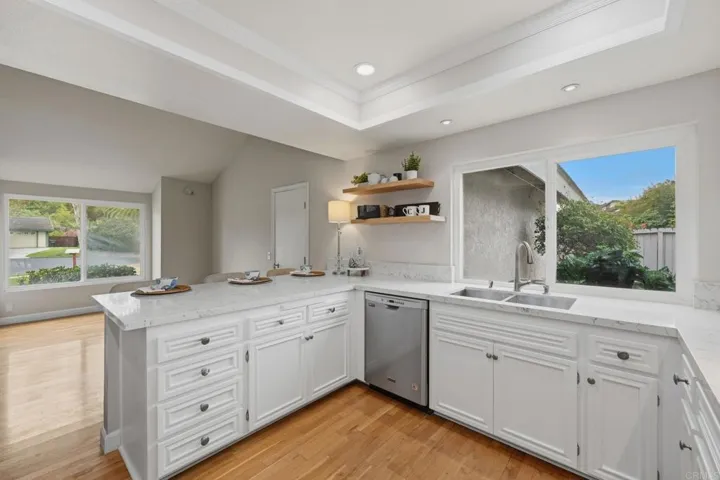 745 Black Hawk Circle, Vista, California 92081