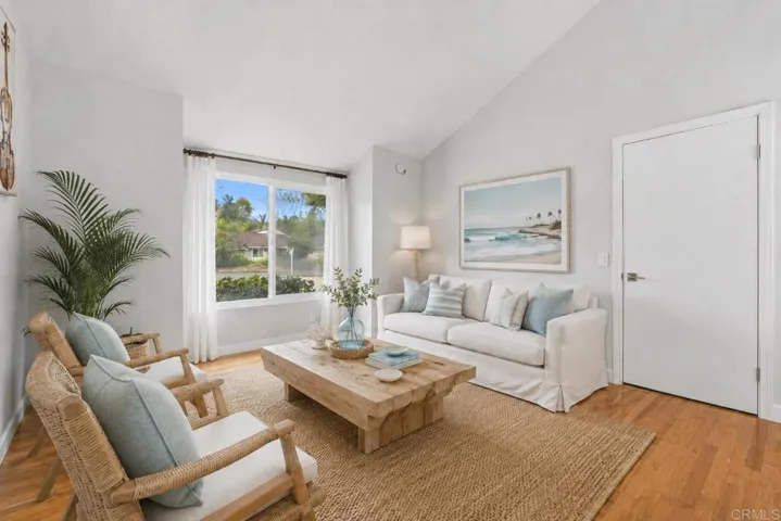 745 Black Hawk Circle, Vista, California 92081