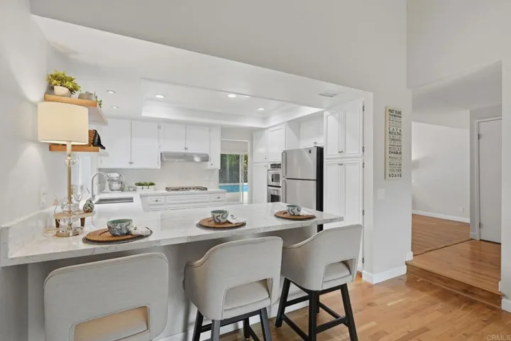 745 Black Hawk Circle, Vista, California 92081