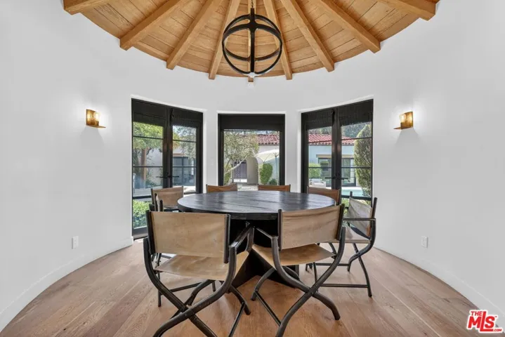 729 N Bedford Drive, Beverly Hills, California 90210