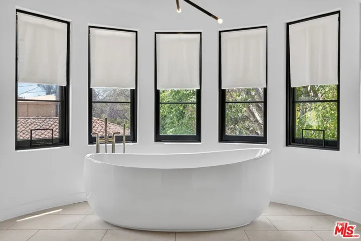729 N Bedford Drive, Beverly Hills, California 90210