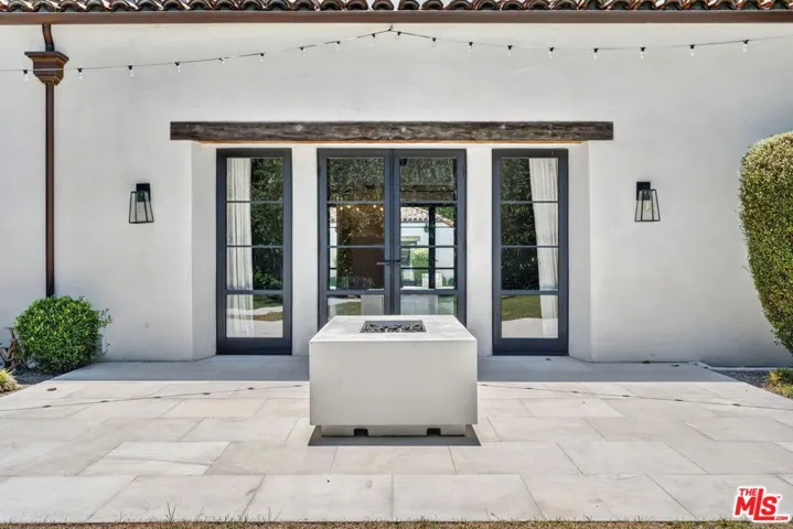 729 N Bedford Drive, Beverly Hills, California 90210
