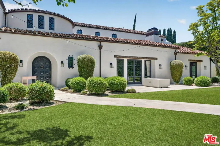 729 N Bedford Drive, Beverly Hills, California 90210