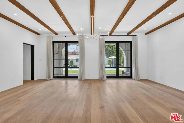 729 N Bedford Drive, Beverly Hills, California 90210