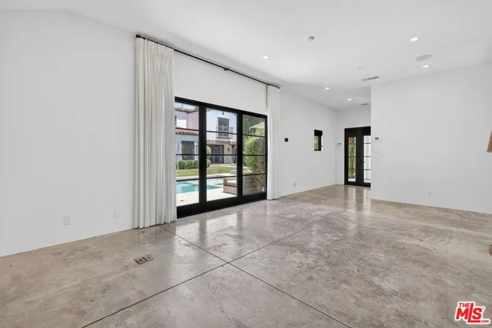 729 N Bedford Drive, Beverly Hills, California 90210