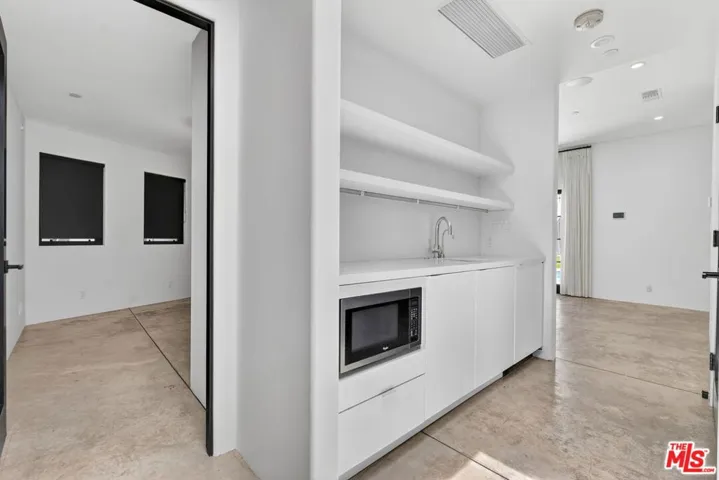 729 N Bedford Drive, Beverly Hills, California 90210