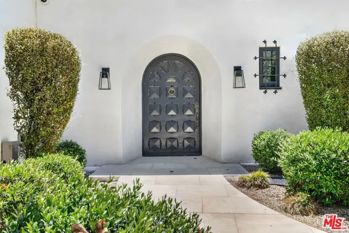 729 N Bedford Drive, Beverly Hills, California 90210