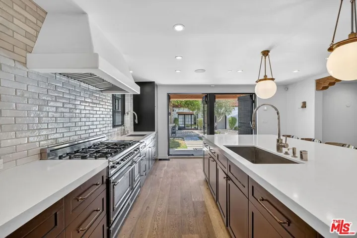 729 N Bedford Drive, Beverly Hills, California 90210