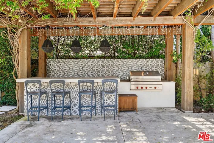 729 N Bedford Drive, Beverly Hills, California 90210