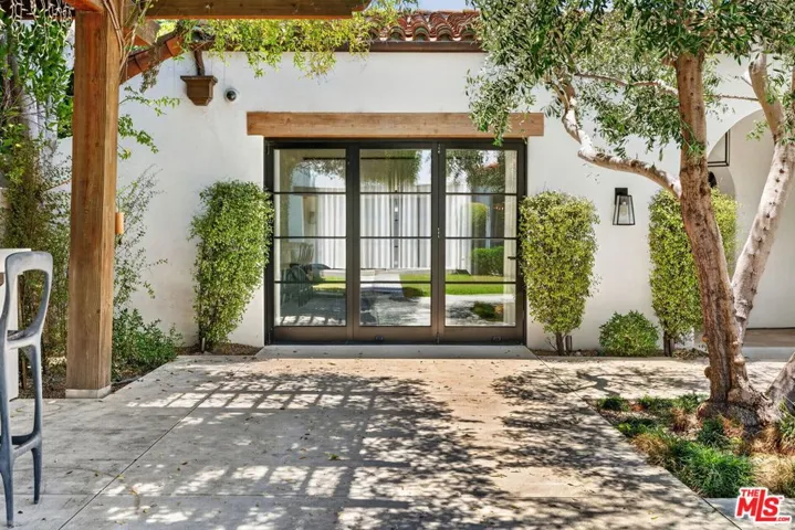 729 N Bedford Drive, Beverly Hills, California 90210