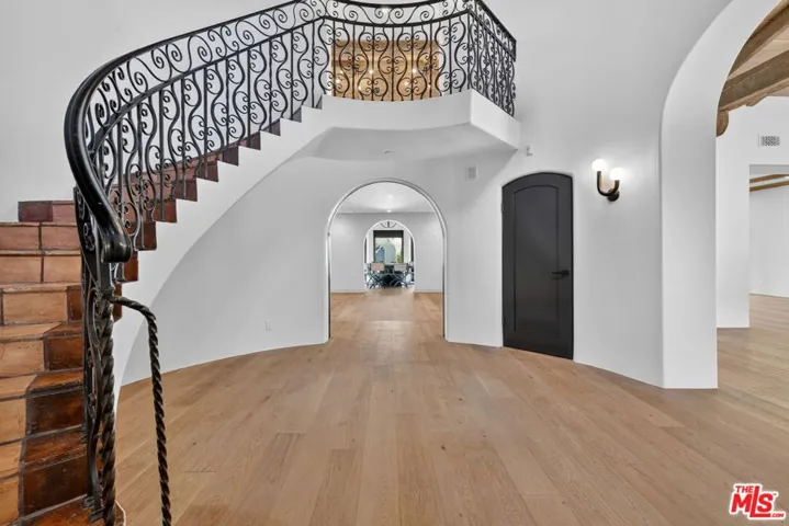 729 N Bedford Drive, Beverly Hills, California 90210