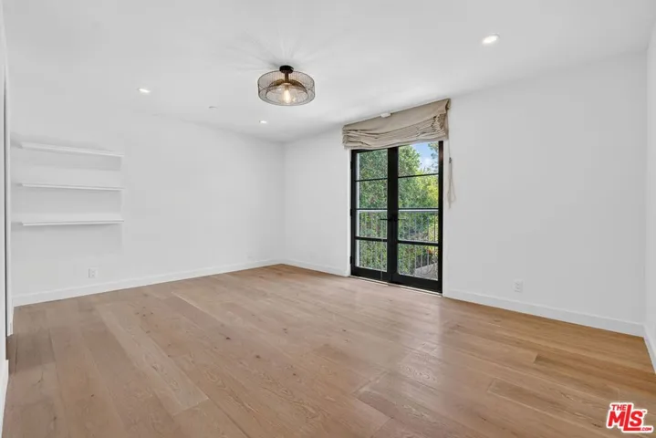 729 N Bedford Drive, Beverly Hills, California 90210