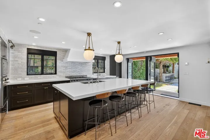 729 N Bedford Drive, Beverly Hills, California 90210