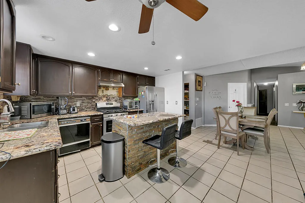 13 KITCHEN MLS