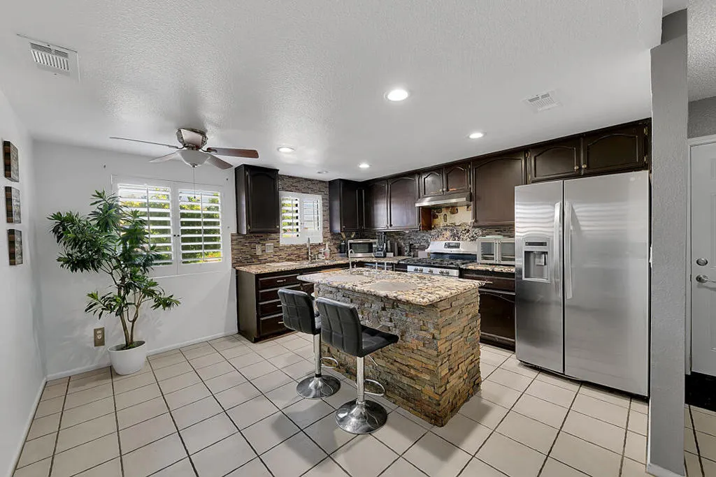 16 KITCHEN MLS
