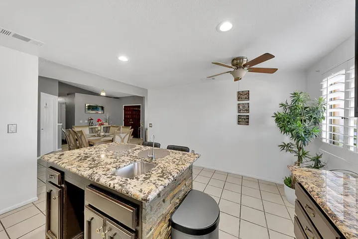 14 KITCHEN MLS