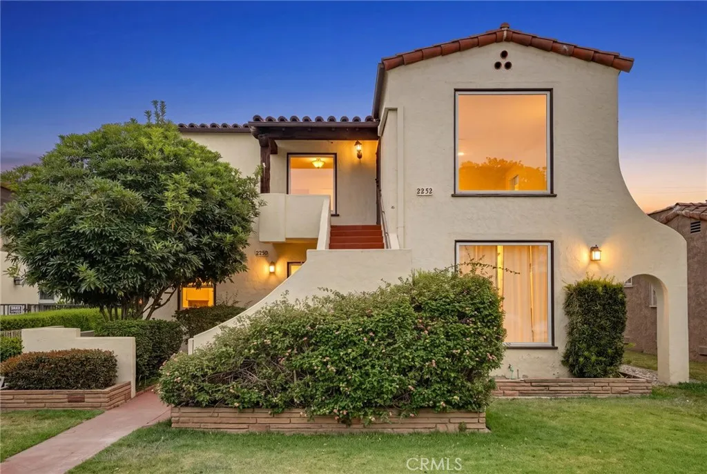 2250 Magnolia