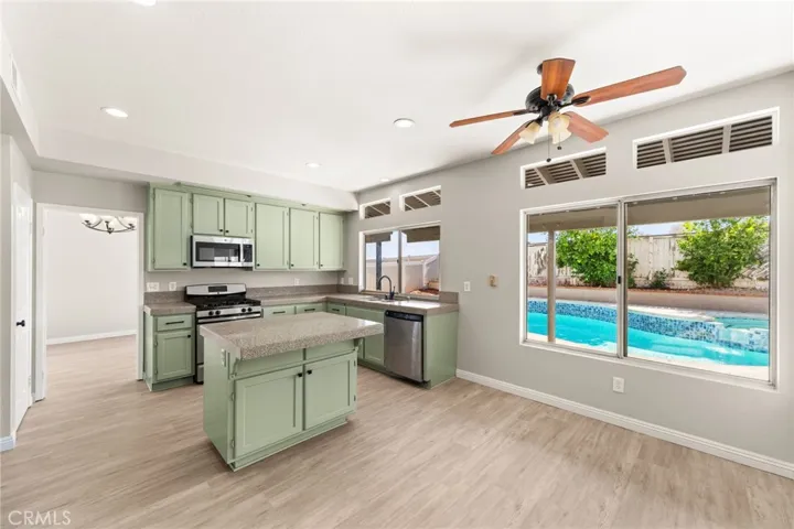 7450 Red Clover Way, Highland, California 92346