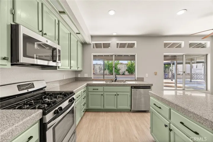 7450 Red Clover Way, Highland, California 92346