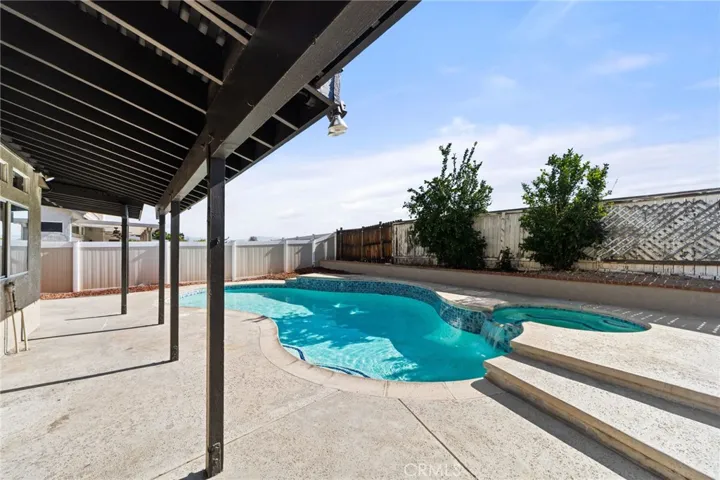 7450 Red Clover Way, Highland, California 92346