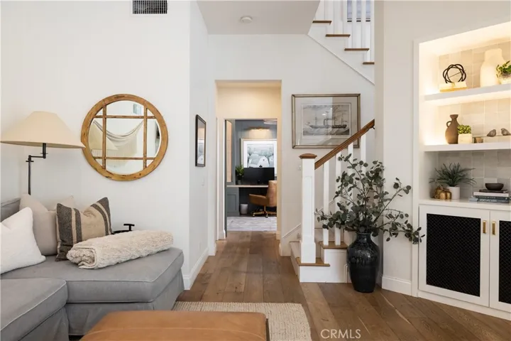 2001 Haven, Newport Beach, California 92663