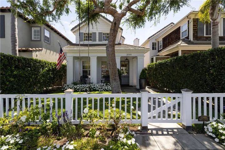 2001 Haven, Newport Beach, California 92663