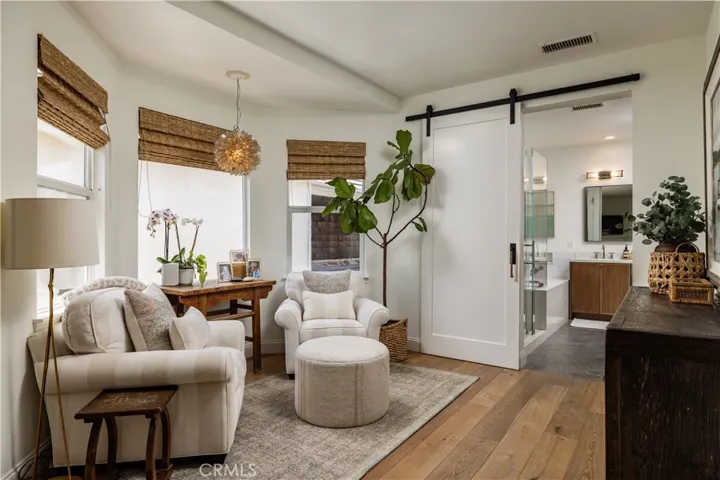 2001 Haven, Newport Beach, California 92663