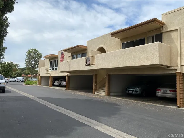 2213 Via Mariposa East B, Laguna Woods, California 92637