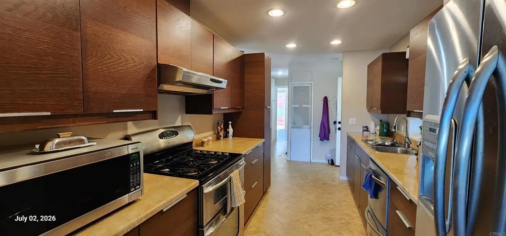 245 W Bobier Drive 06, Vista, California 92083