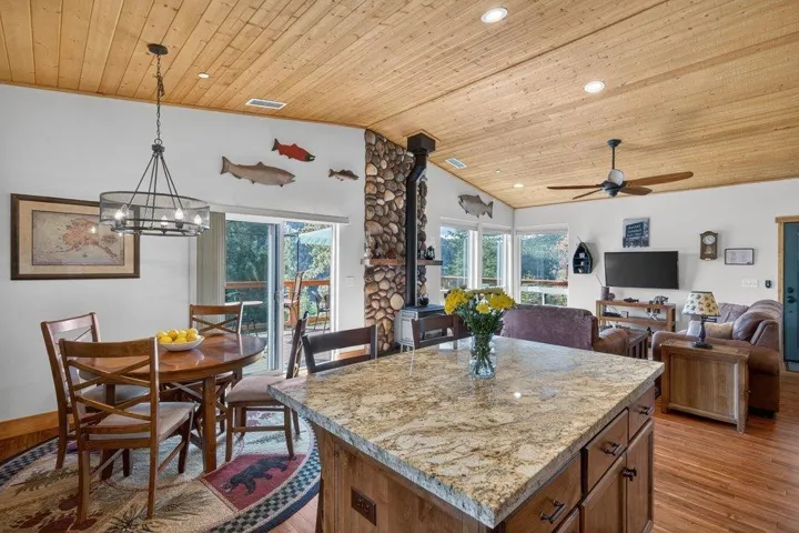 14625 Denton Avenue, Truckee, California 96161
