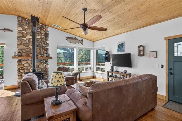 14625 Denton Avenue, Truckee, California 96161