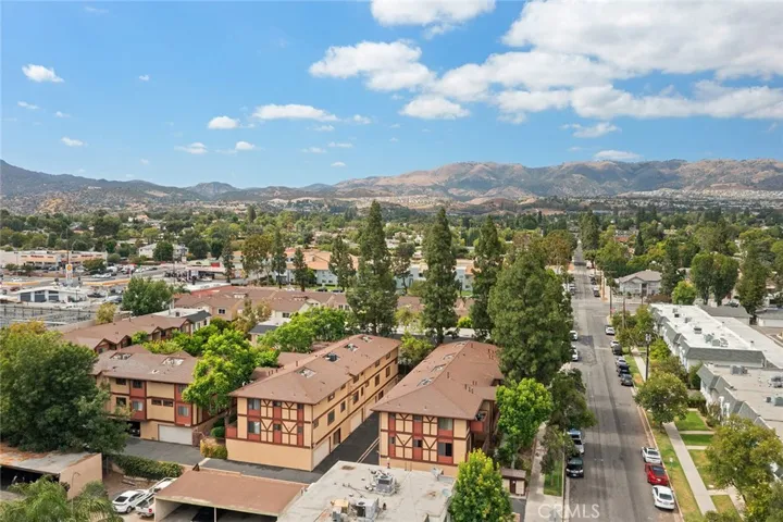 10221 Oklahoma, Chatsworth, California 91311