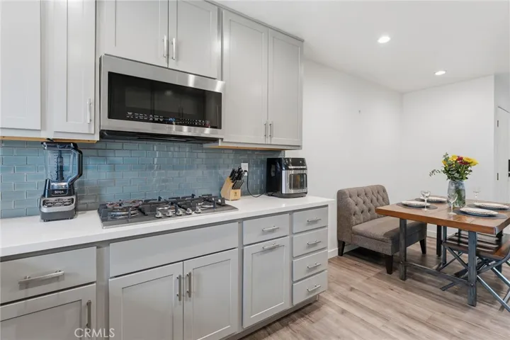 10221 Oklahoma, Chatsworth, California 91311