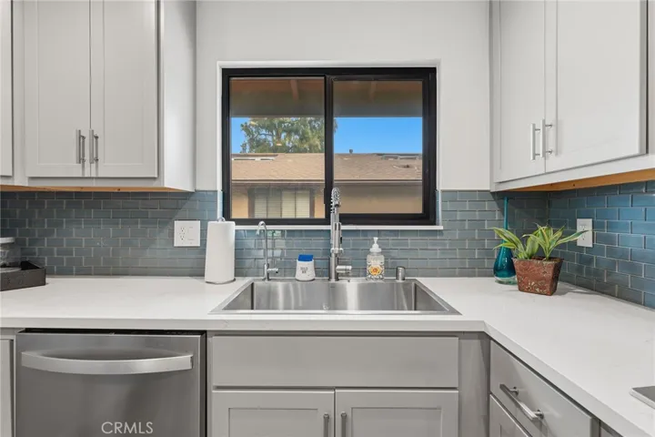 10221 Oklahoma, Chatsworth, California 91311