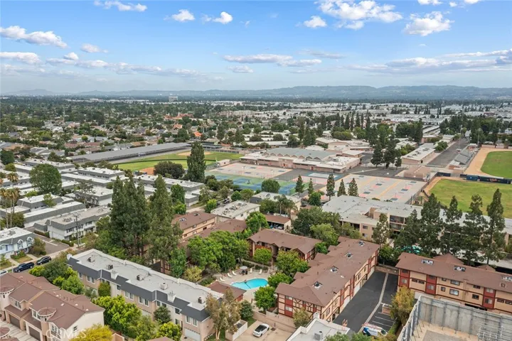 10221 Oklahoma, Chatsworth, California 91311