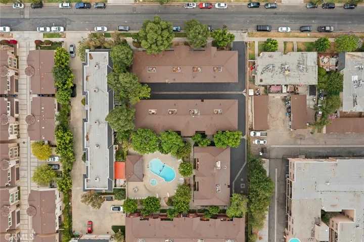 10221 Oklahoma, Chatsworth, California 91311