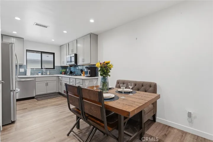 10221 Oklahoma, Chatsworth, California 91311