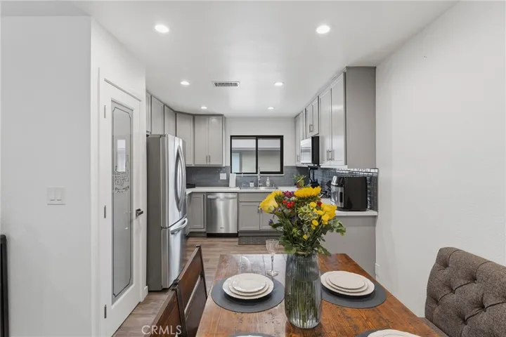 10221 Oklahoma, Chatsworth, California 91311